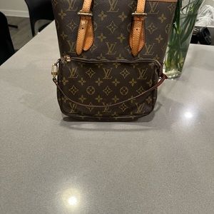 Authentic vintage Louis Vuitton pochette accessories monogram